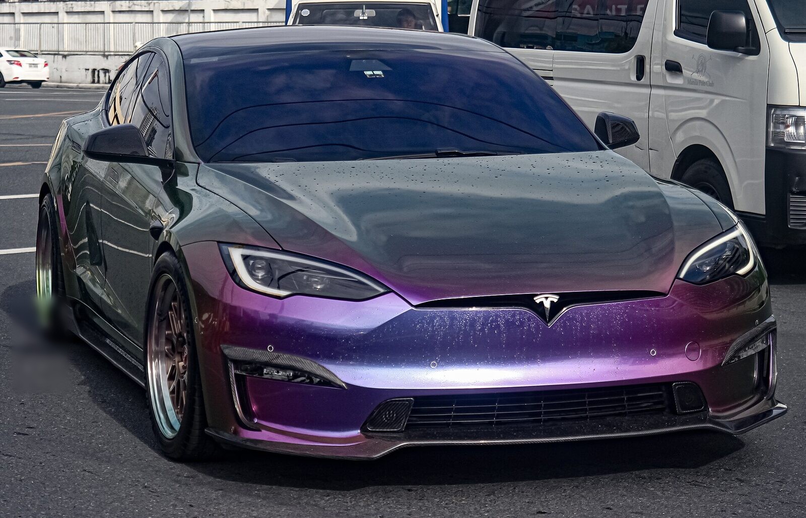 Tesla Model S Plaid glossy finish